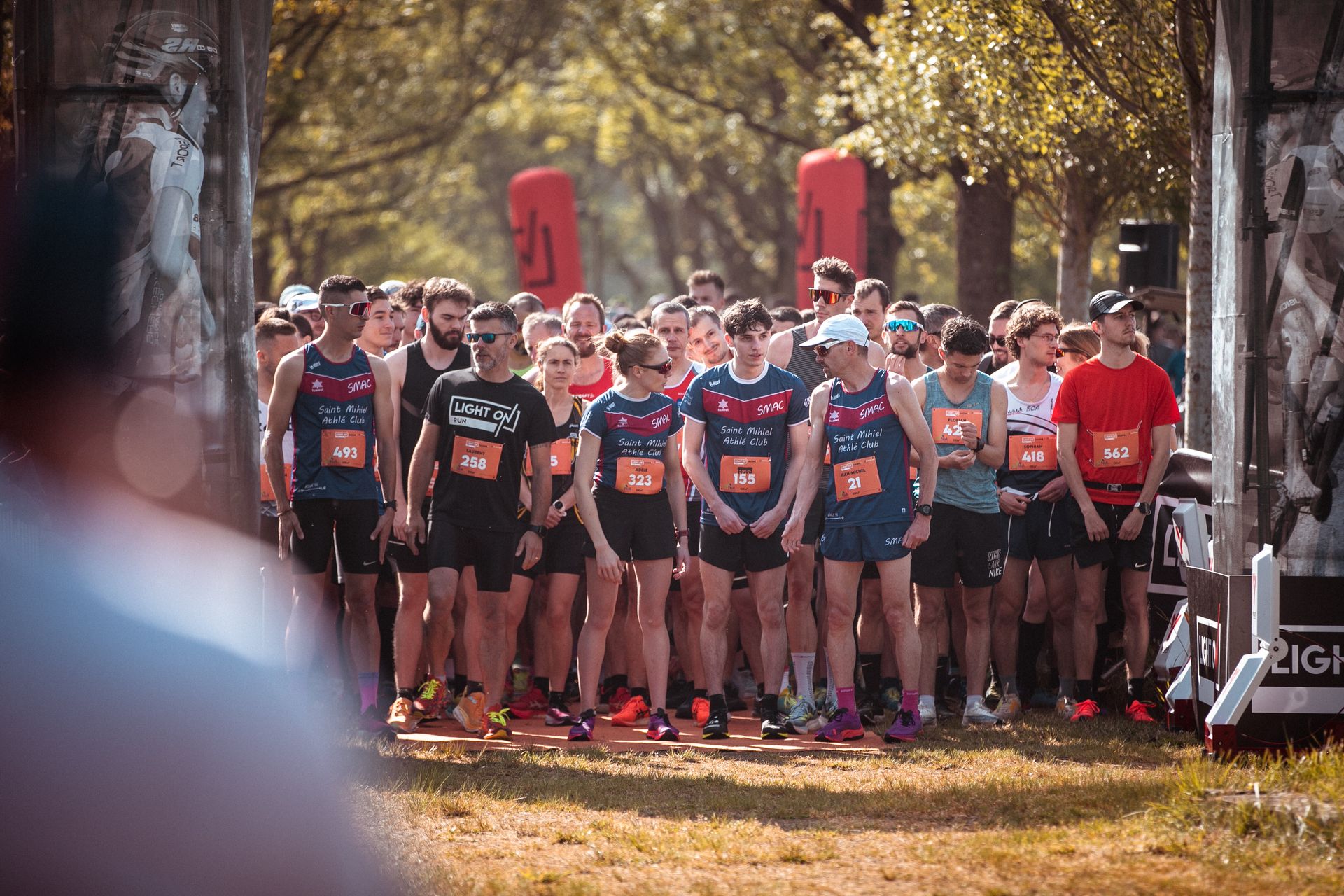 Coureurs du 10 KM* sur la ligne de départ